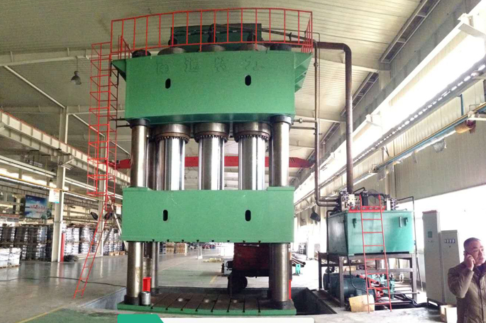 四柱液壓機的使用注意點有哪些